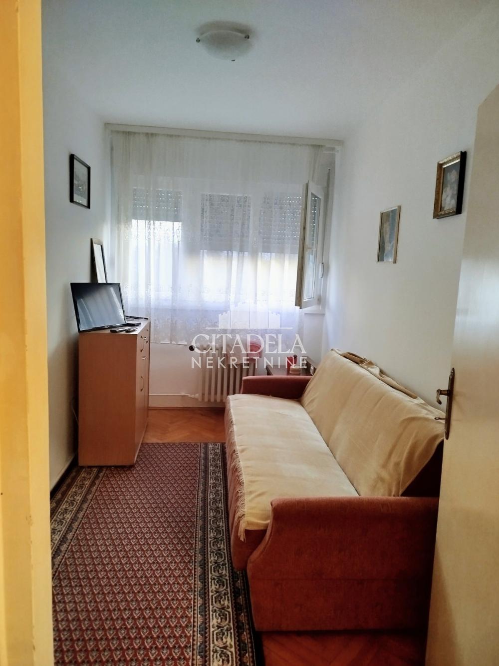 Stan na prodaju u Beogradu, Kanarevo brdo, jednoiposoban, 43m2, cena 100000 evra