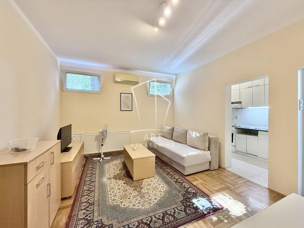 Stan na prodaju u Beogradu, Čukarica, dvosoban, 42m2, cena 110000 evra