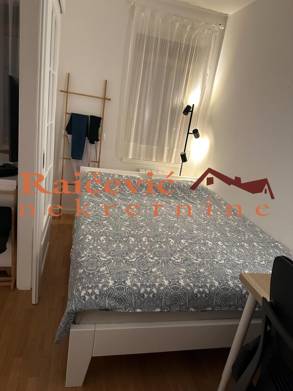 Stan na prodaju u Beogradu, Gornji grad, jednoiposoban, 34m2, cena 170000 evra
