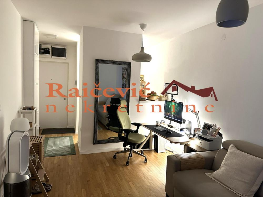 Stan na prodaju u Beogradu, Gornji grad, jednoiposoban, 34m2, cena 170000 evra
