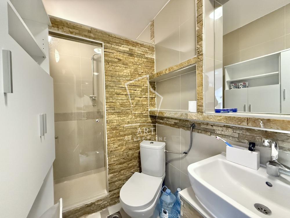 Stan na prodaju u Beogradu, Učiteljsko naselje, dvoiposoban, 56m2, cena 134400 evra