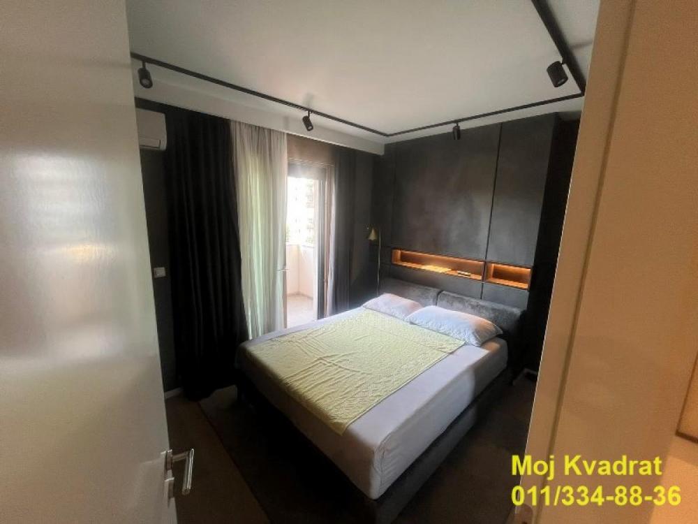 Stan na prodaju u Beogradu, Dorćol, dvoiposoban, 76m2, cena 426500 evra