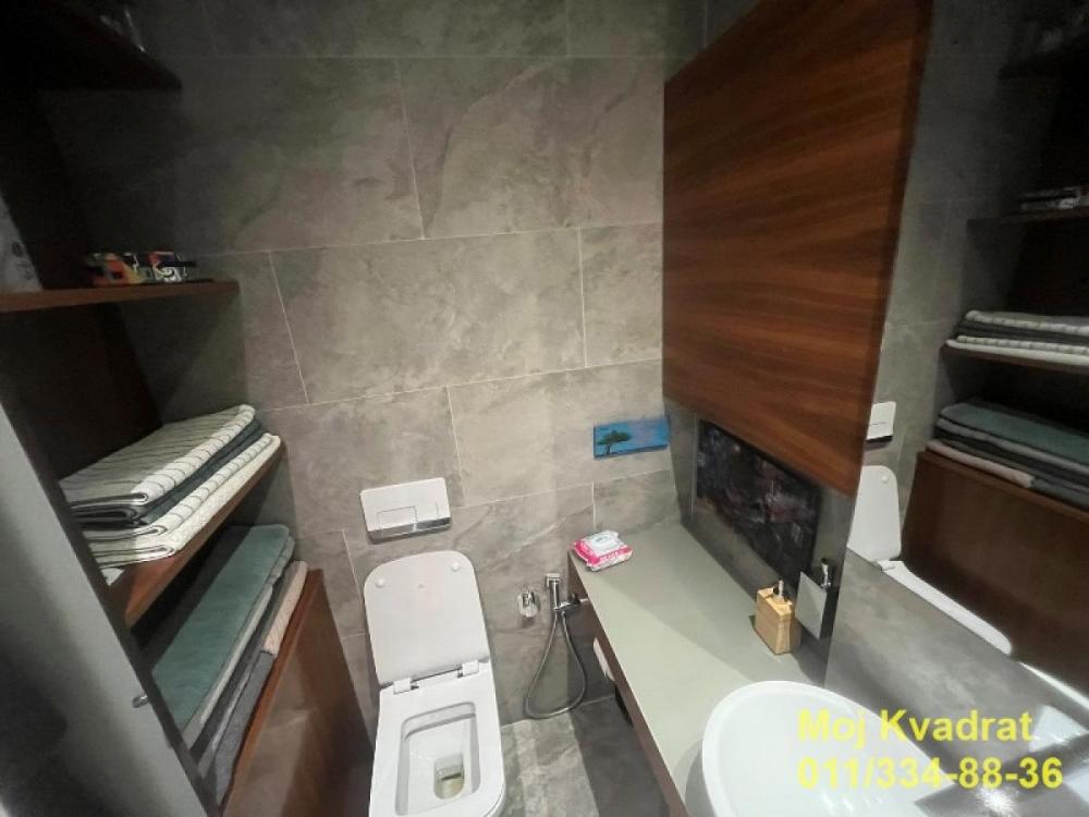 Stan na prodaju u Beogradu, Dorćol, dvoiposoban, 76m2, cena 426500 evra