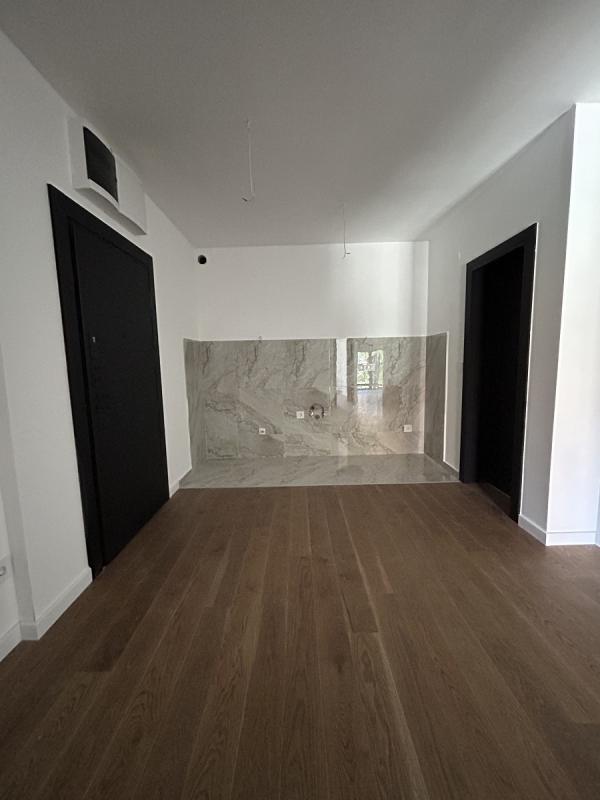 Stan na prodaju u Beogradu, Cvetkova pijaca, dvoiposoban, 60m2, cena 184800 evra