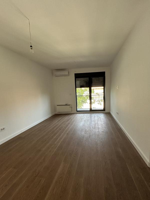 Stan na prodaju u Beogradu, Cvetkova pijaca, dvoiposoban, 60m2, cena 184800 evra