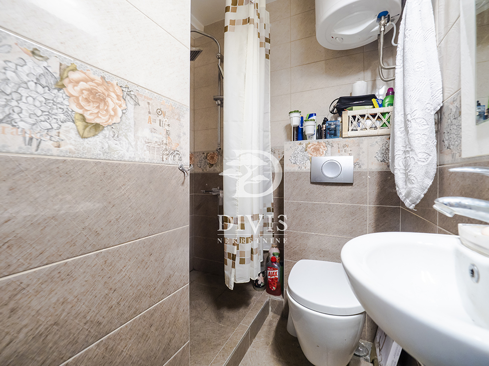 Stan na prodaju u Beogradu, Čukarica, cetvorosoban, 84m2, cena 230000 evra