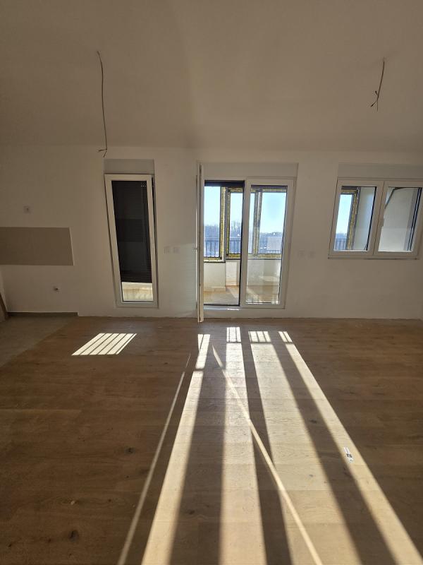 Stan na prodaju u Beogradu, Zemun, trosoban, 85m2, cena 187000 evra