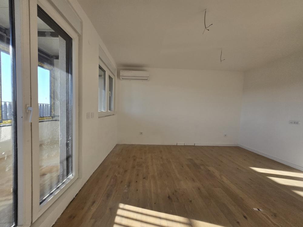 Stan na prodaju u Beogradu, Zemun, trosoban, 85m2, cena 187000 evra