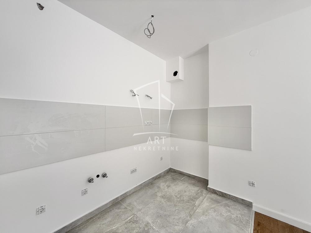Stan na prodaju u Beogradu, Rakovica, trosoban, 50m2, cena 140000 evra