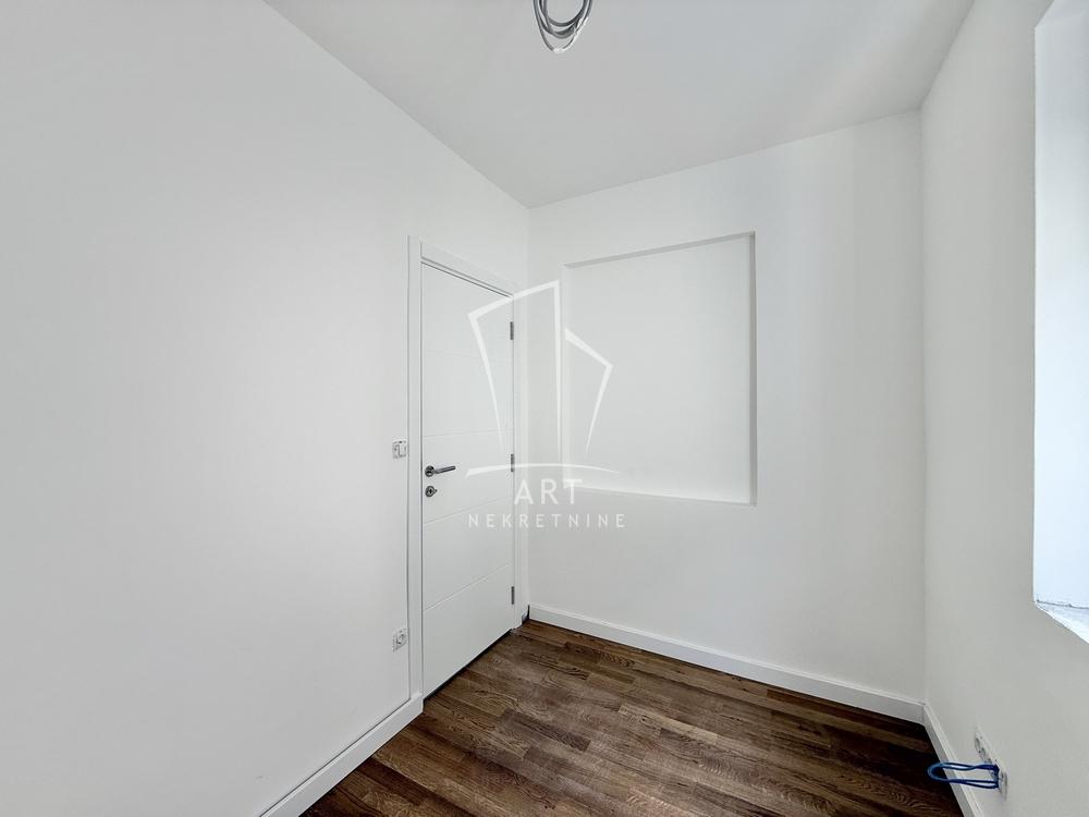 Stan na prodaju u Beogradu, Rakovica, trosoban, 50m2, cena 140000 evra