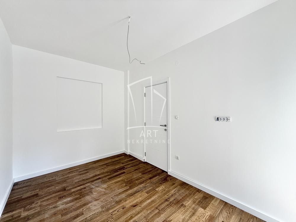 Stan na prodaju u Beogradu, Rakovica, trosoban, 50m2, cena 140000 evra