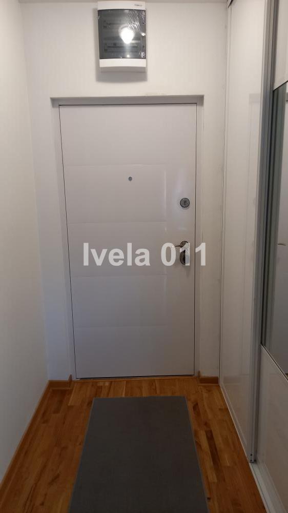 Stan na prodaju u Beogradu, Kaluđerica, trosoban, 60m2, cena 125000 evra