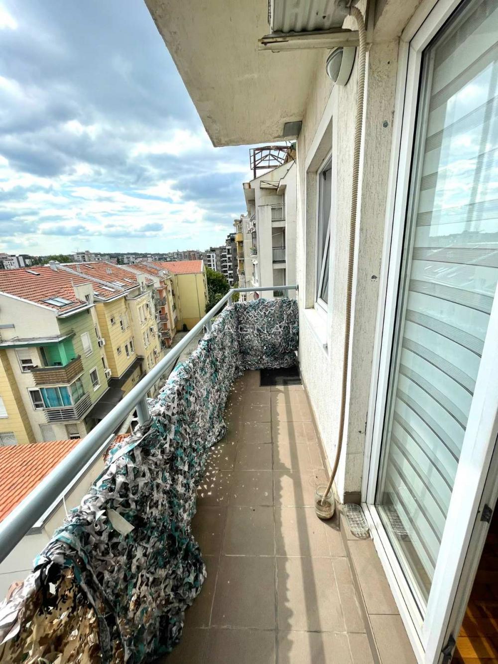 Stan na prodaju u Beogradu, Vračar, jednoiposoban, 43m2, cena 165000 evra