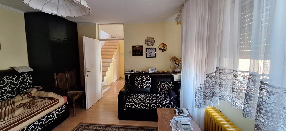Stan na prodaju u Beogradu, Zemun, trosoban, 65m2, cena 120000 evra