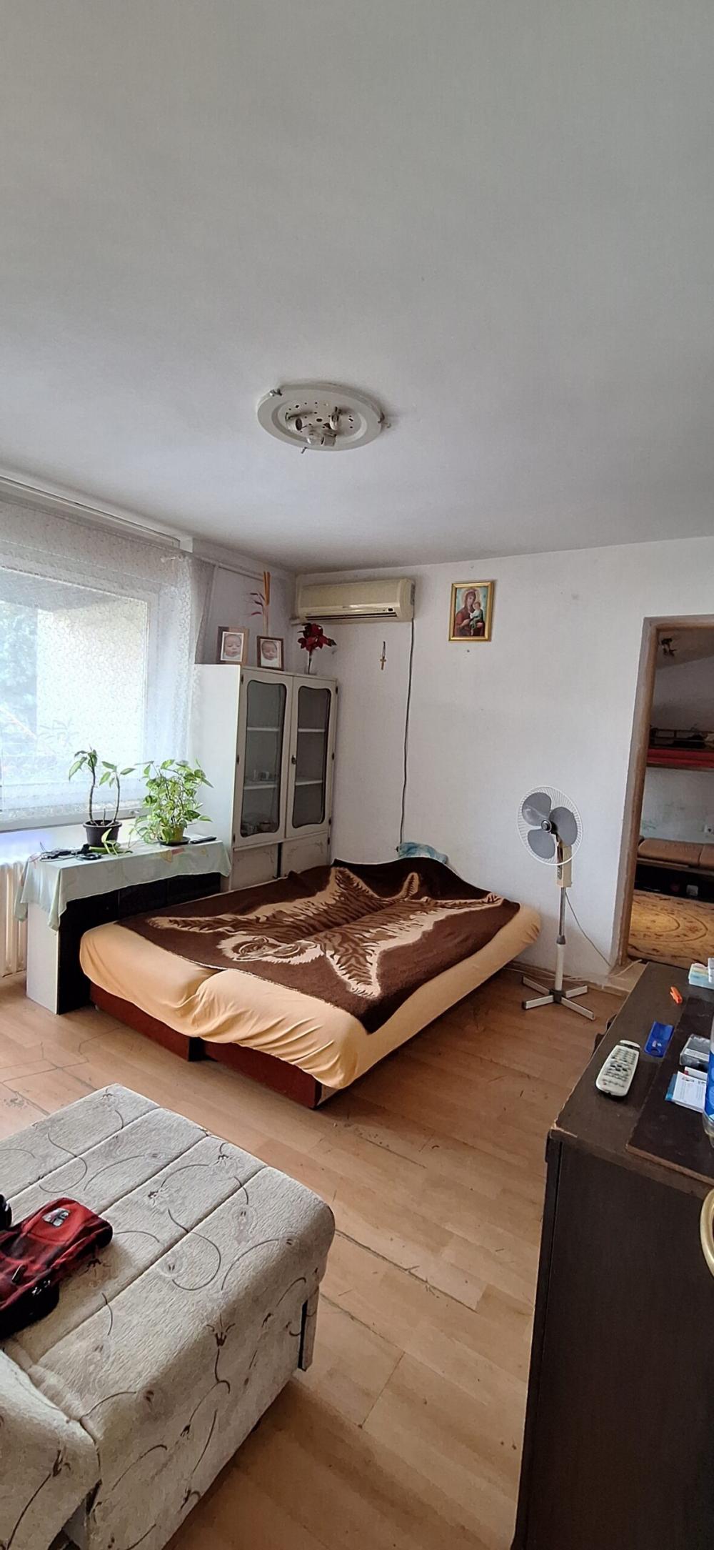 Stan na prodaju u Beogradu, Zemun, trosoban, 65m2, cena 120000 evra