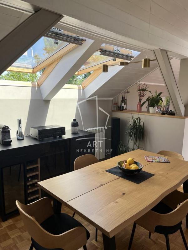 Stan na prodaju u Beogradu, Nova Galenika, troiposoban, 64m2, cena 185000 evra