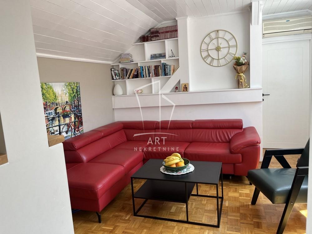 Stan na prodaju u Beogradu, Nova Galenika, troiposoban, 64m2, cena 185000 evra