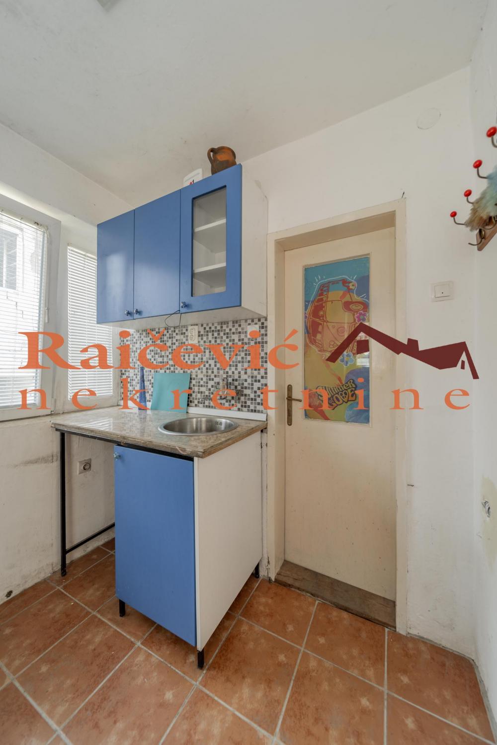 Stan na prodaju u Beogradu, Čukarica, jednoiposoban, 26m2, cena 78000 evra