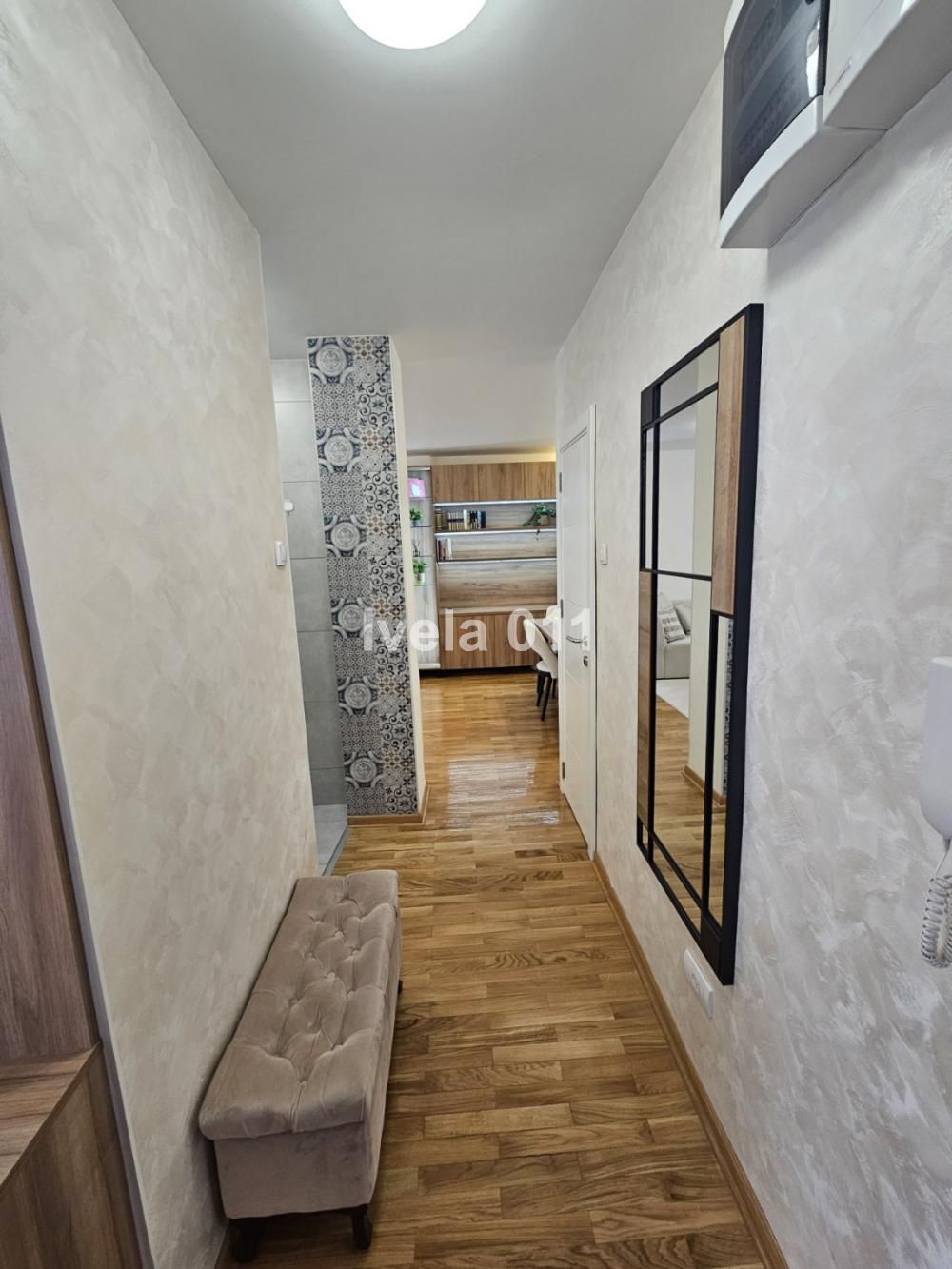 Stan na prodaju u Beogradu, Novi Beograd blok 21 (10. gimnazija), dvoiposoban, 63m2, cena 265000 evra