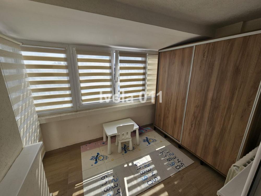 Stan na prodaju u Beogradu, Novi Beograd blok 21 (10. gimnazija), dvoiposoban, 63m2, cena 265000 evra
