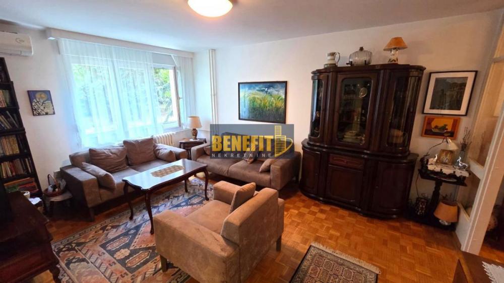 Stan na prodaju u Beogradu, Medaković 3, trosoban, 65m2, cena 185000 evra