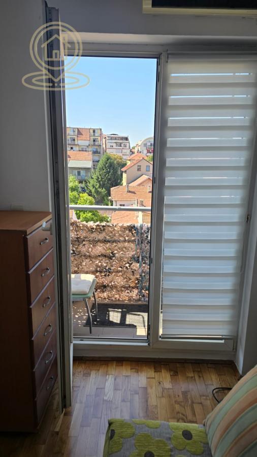 Stan na prodaju u Beogradu, Južni bulevar, dvoiposoban, 43m2, cena 165000 evra