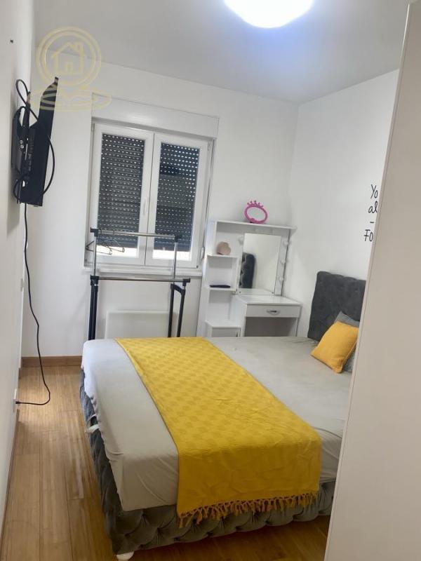 Stan na prodaju u Beogradu, Medaković 3, dvoiposoban, 57m2, cena 165000 evra