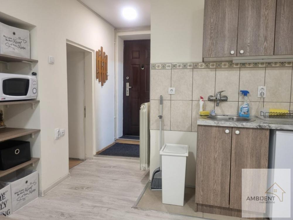 Stan na prodaju u Beogradu, Krunski venac, dvosoban, 33m2, cena 120000 evra