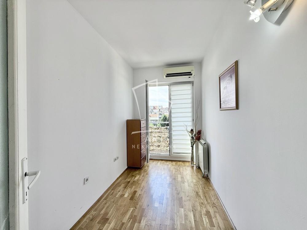 Stan na prodaju u Beogradu, Vračar, dvoiposoban, 38m2, cena 169000 evra