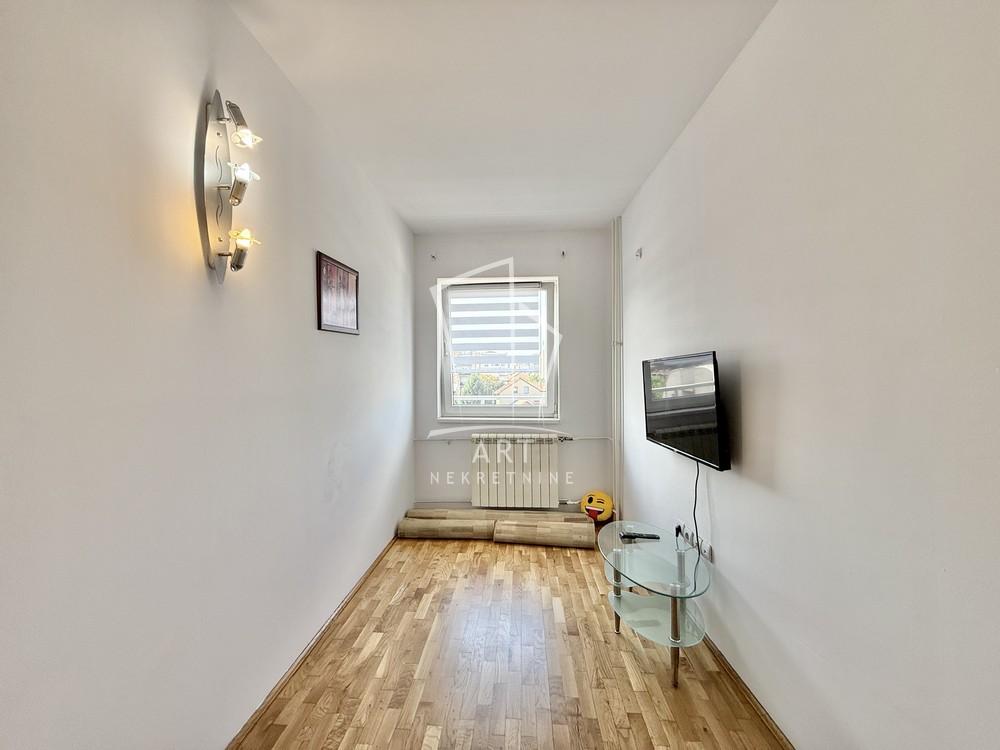 Stan na prodaju u Beogradu, Vračar, dvoiposoban, 38m2, cena 169000 evra