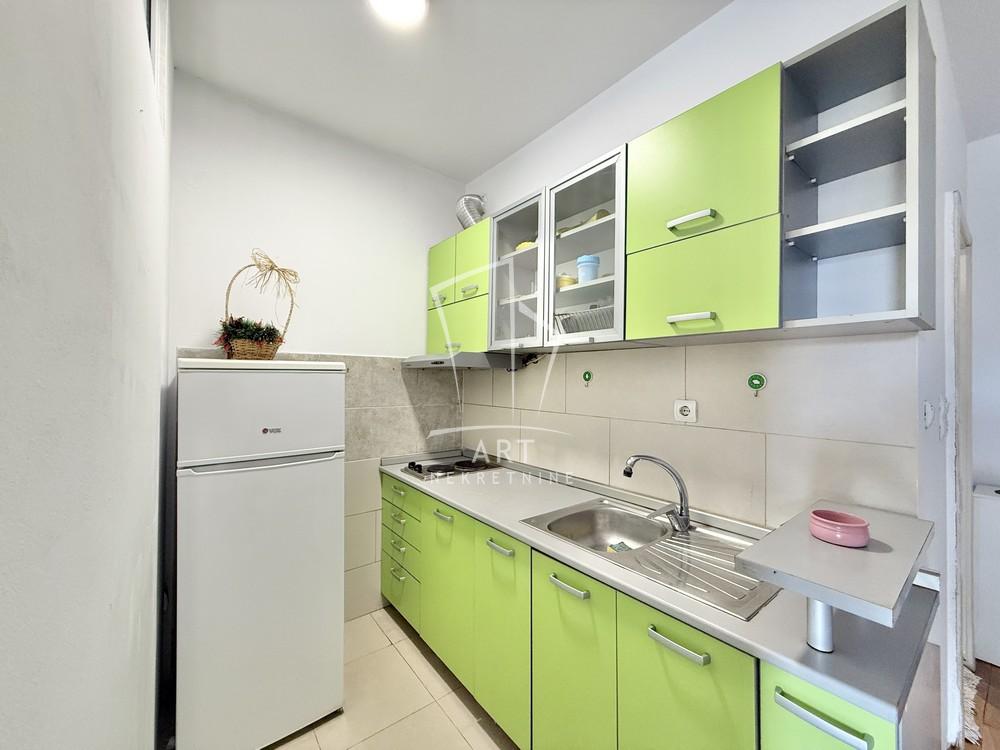 Stan na prodaju u Beogradu, Vračar, dvoiposoban, 38m2, cena 169000 evra