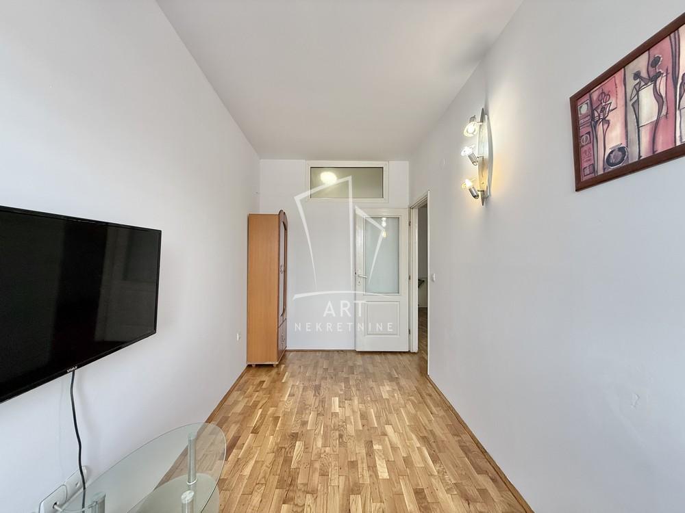 Stan na prodaju u Beogradu, Vračar, dvoiposoban, 38m2, cena 169000 evra