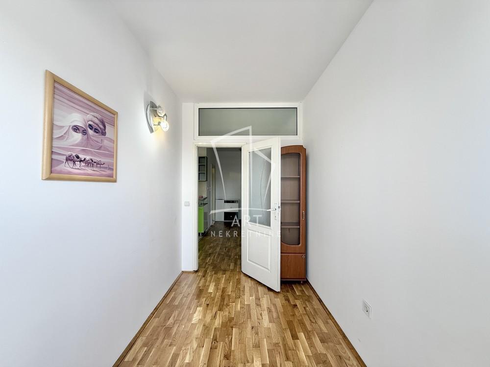 Stan na prodaju u Beogradu, Vračar, dvoiposoban, 38m2, cena 169000 evra