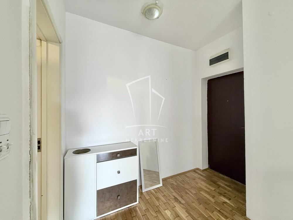 Stan na prodaju u Beogradu, Vračar, dvoiposoban, 38m2, cena 169000 evra