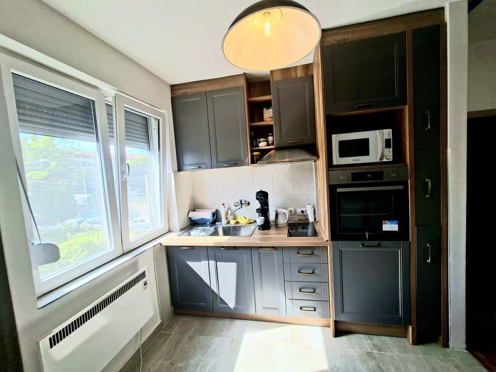 Stan na prodaju u Beogradu, Pašino brdo, trosoban, 77m2, cena 238000 evra