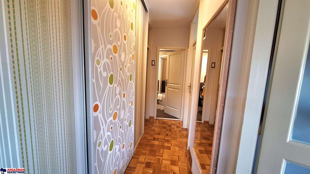 Stan na prodaju u Beogradu, Zemun, troiposoban, 97m2, cena 330000 evra