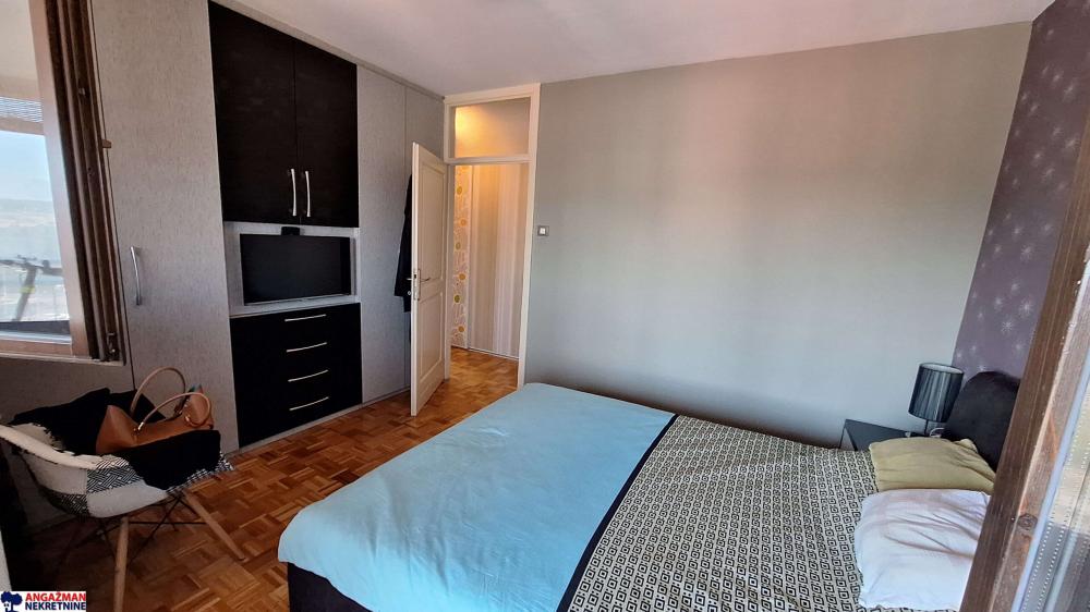 Stan na prodaju u Beogradu, Zemun, troiposoban, 97m2, cena 330000 evra