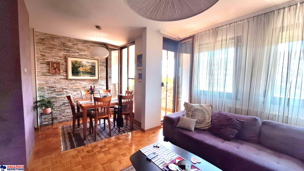 Stan na prodaju u Beogradu, Zemun, troiposoban, 97m2, cena 330000 evra