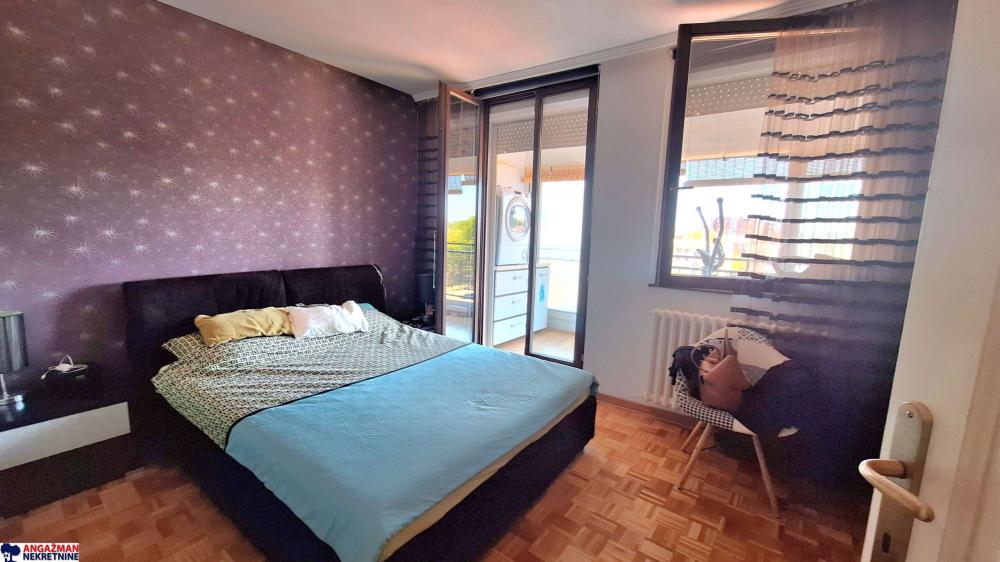 Stan na prodaju u Beogradu, Zemun, troiposoban, 97m2, cena 330000 evra