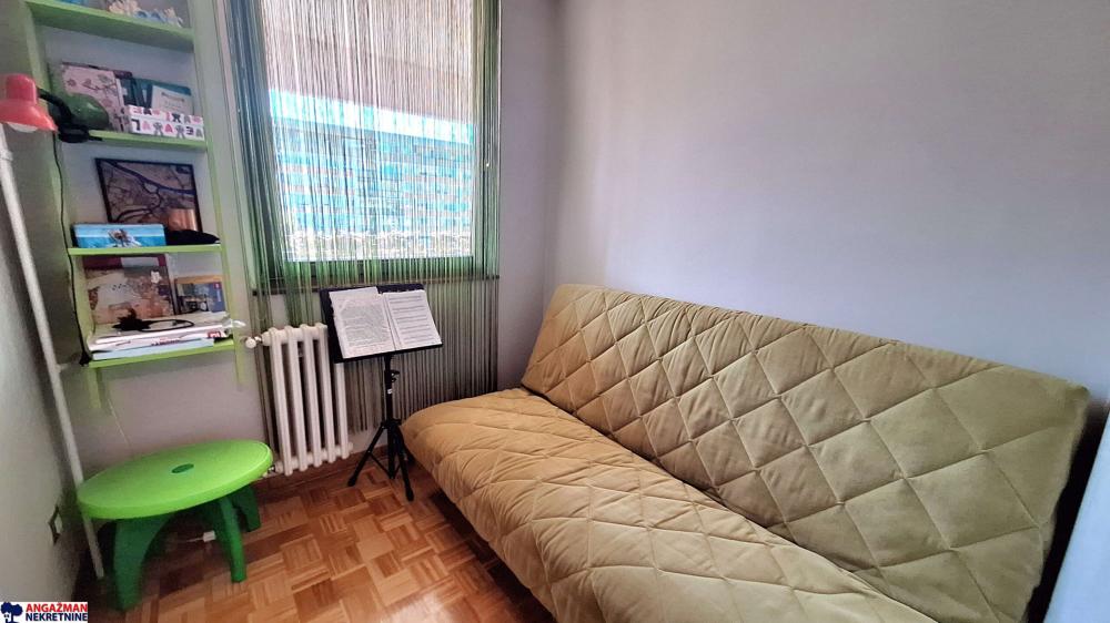 Stan na prodaju u Beogradu, Zemun, troiposoban, 97m2, cena 330000 evra