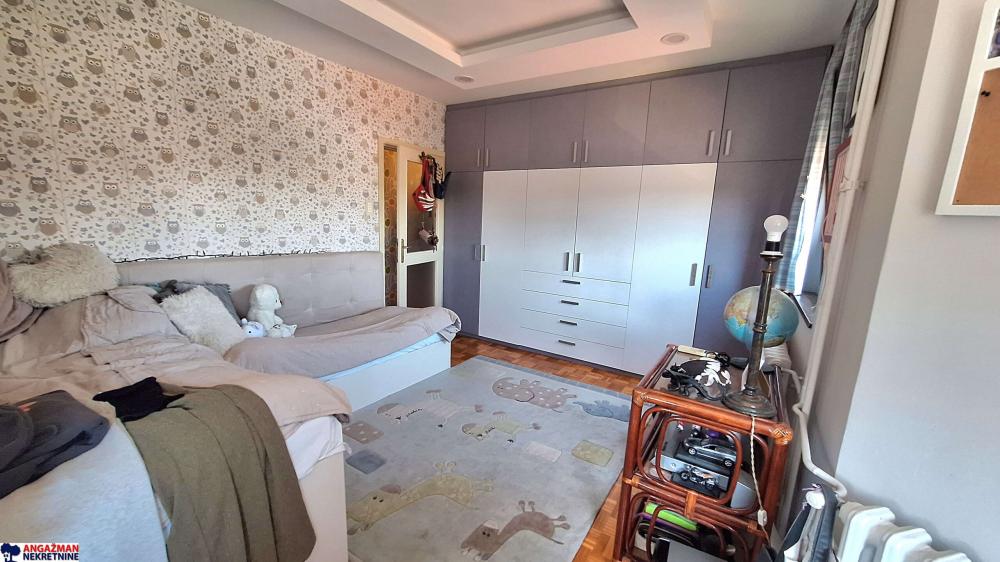 Stan na prodaju u Beogradu, Zemun, troiposoban, 97m2, cena 330000 evra