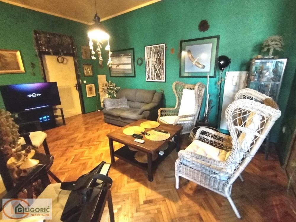 Stan na prodaju u Beogradu, Beograd (centar), trosoban, 82m2, cena 220000 evra