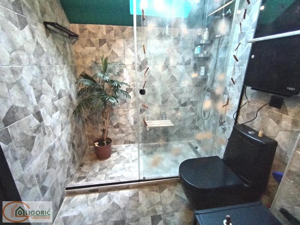 Stan na prodaju u Beogradu, Zeleni venac, trosoban, 82m2, cena 220000 evra