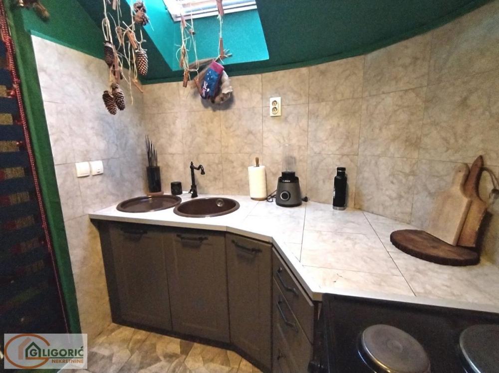 Stan na prodaju u Beogradu, Zeleni venac, trosoban, 82m2, cena 220000 evra
