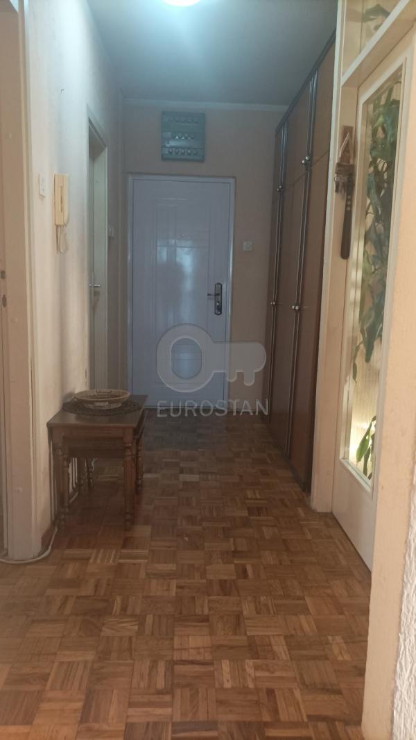 Stan na prodaju u Beogradu, Rakovica, cetvorosoban, 91m2, cena 196500 evra