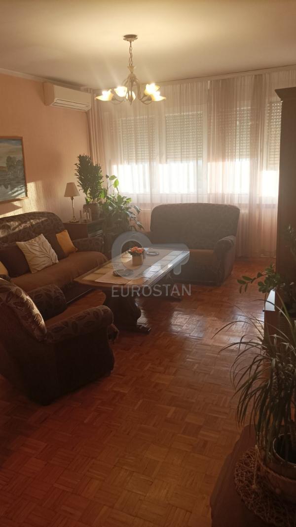 Stan na prodaju u Beogradu, Rakovica, cetvorosoban, 91m2, cena 196500 evra