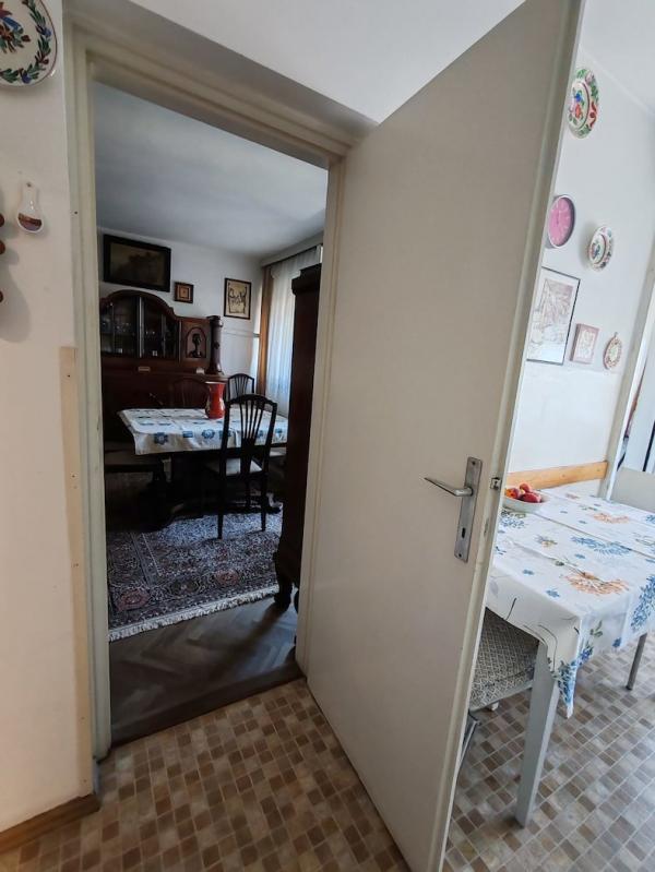 Stan na prodaju u Beogradu, Novi Beograd blok 33 (Genex kula), 122m2, cena 415000 evra