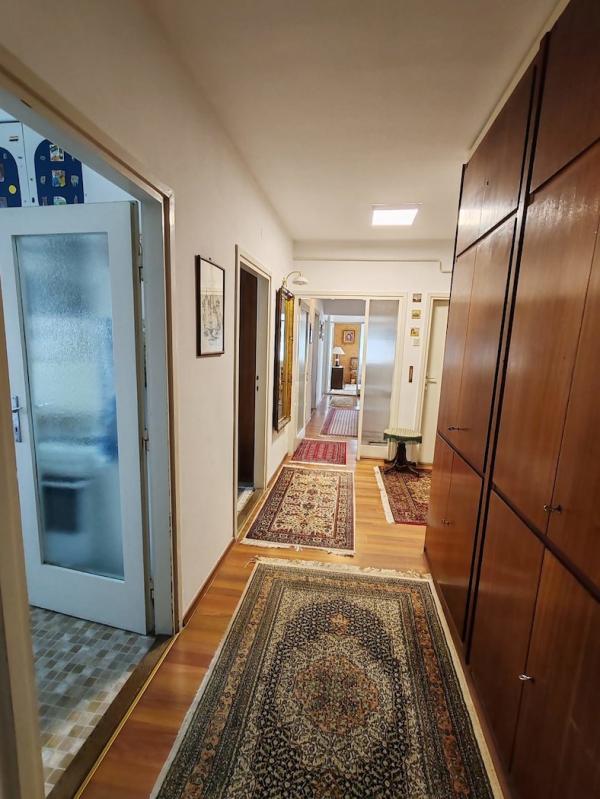 Stan na prodaju u Beogradu, Novi Beograd blok 33 (Genex kula), 122m2, cena 415000 evra