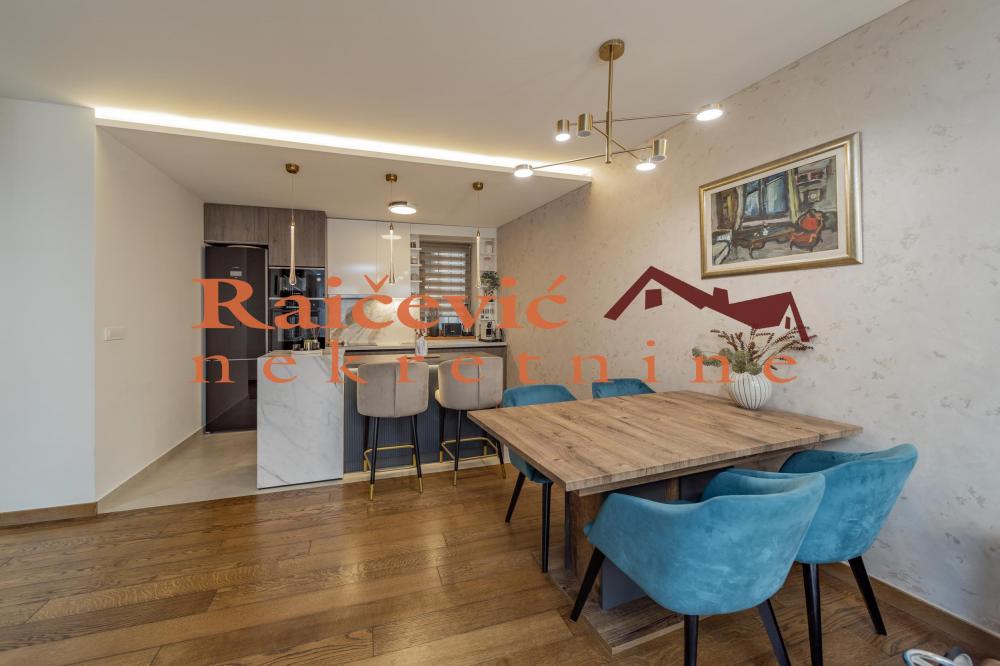 Stan na prodaju u Beogradu, Vračar, cetvorosoban, 115m2, cena 415000 evra