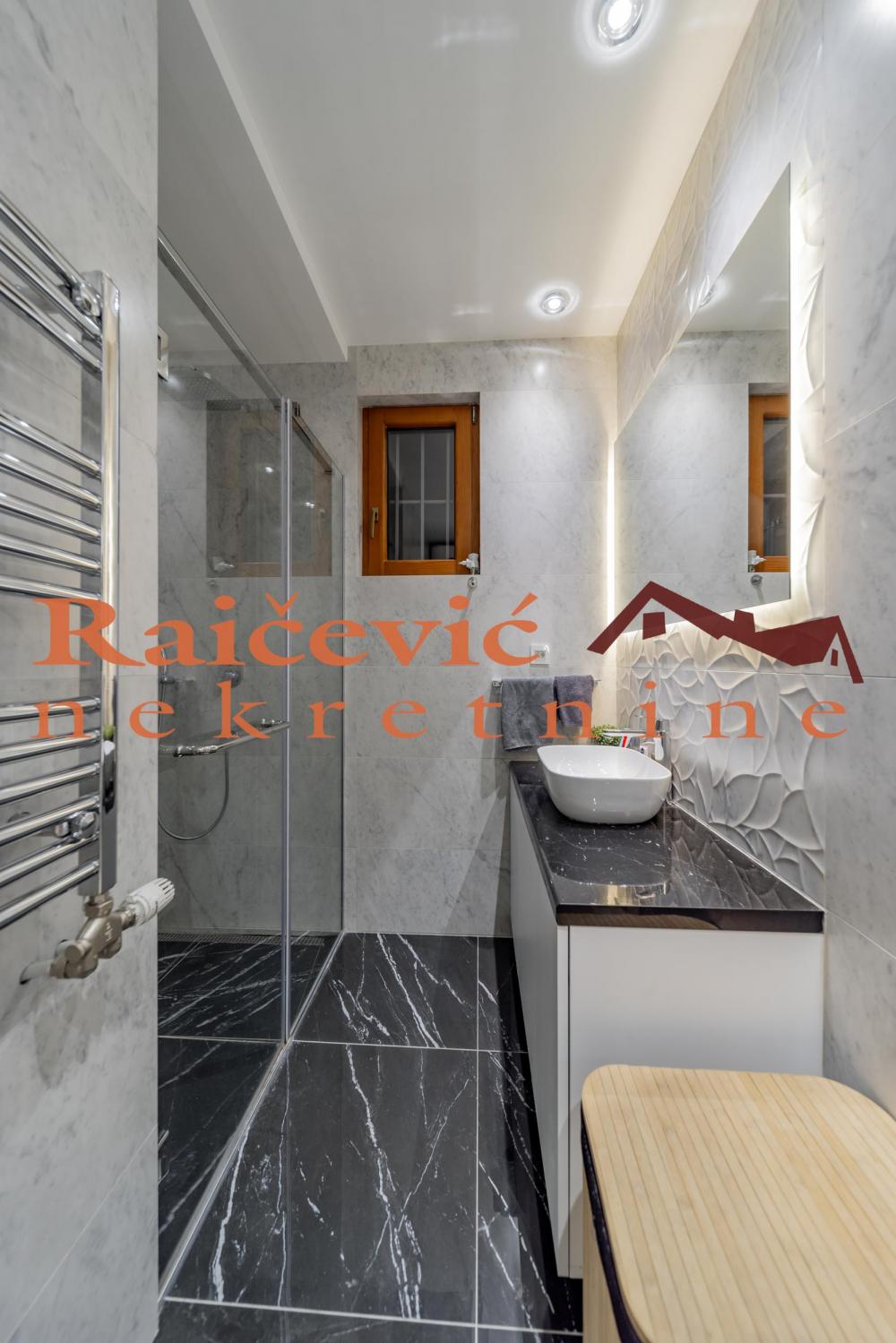 Stan na prodaju u Beogradu, Vračar, cetvorosoban, 115m2, cena 415000 evra